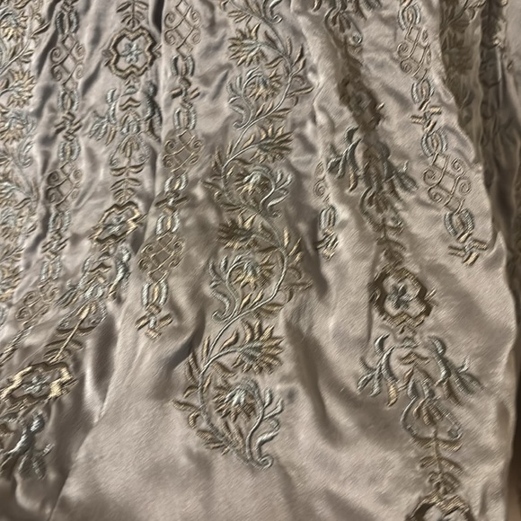 Sundance 100% Silk Embroidered Top - Picture 10 of 10